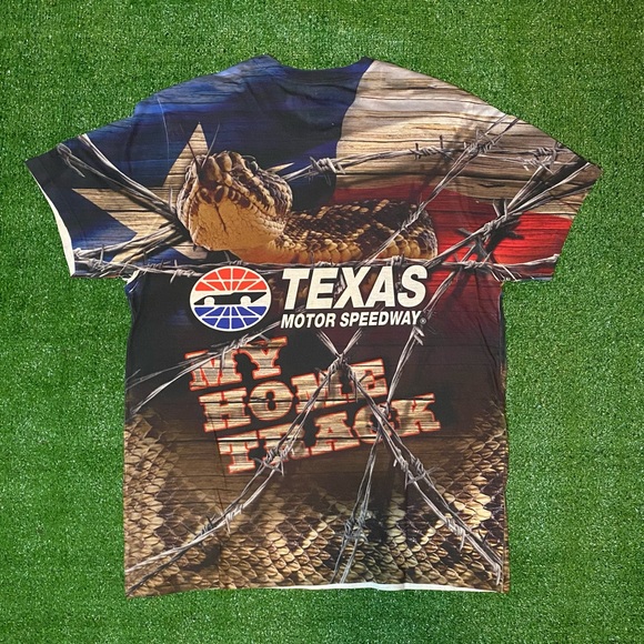 Texas Motor Speedway Flag Longhorn Skull Rattlesnake AOP Tee L/g - Picture 2 of 5